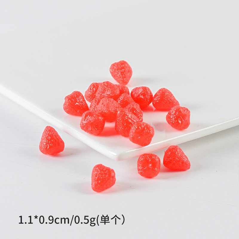 Simulation mini strawberry PVC simulation food and play Fruit Strawberry DIY mobile phone shell accessories miniature food and play material