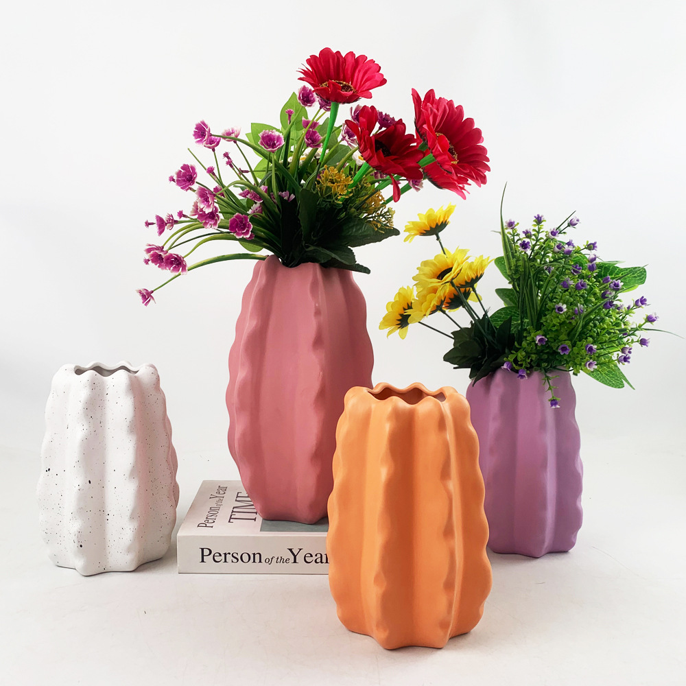 Light Luxury Simple Ceramic Vase Ins Style High-End Water-Raised Lily Flowers Scandinavian Living Room Flower Arrangement Creative Ornaments