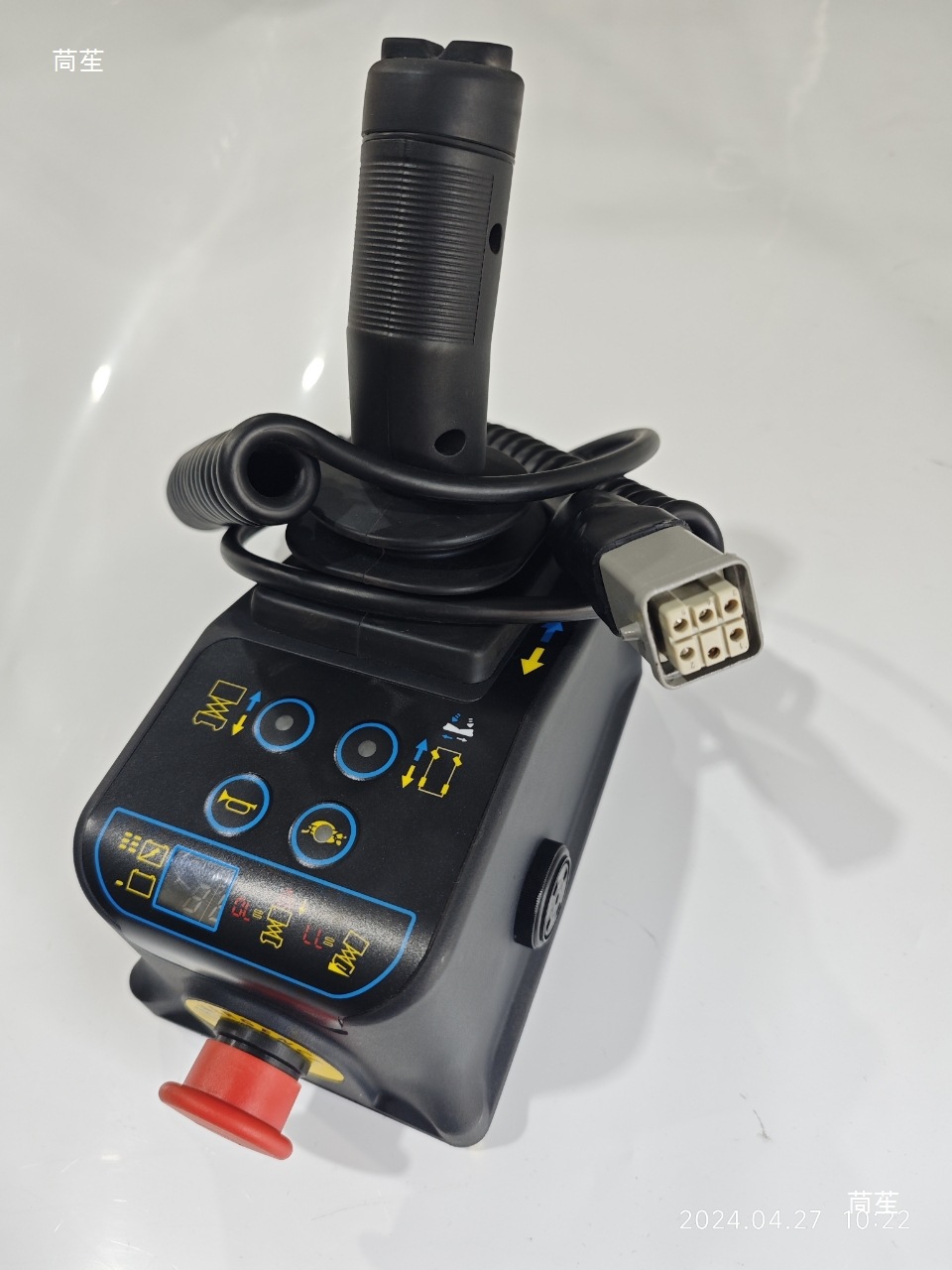 Universal Upper Control Handle for Self-Propelled Elevators, Accessories for Climbing Vehicles, Dingli Lingong Zoomlion Xcmg Controller