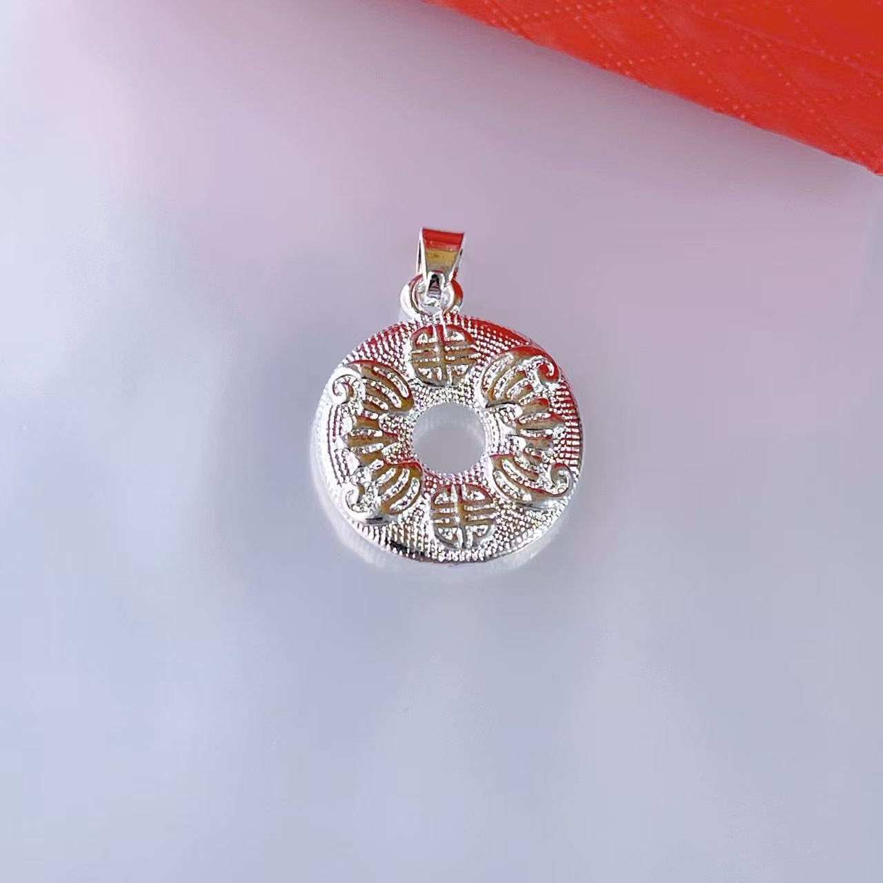 High Imitation Silver Plated Necklace Pendant Safety Buckle Pendant Fashion Jewelry Pendant Necklace Jewelry