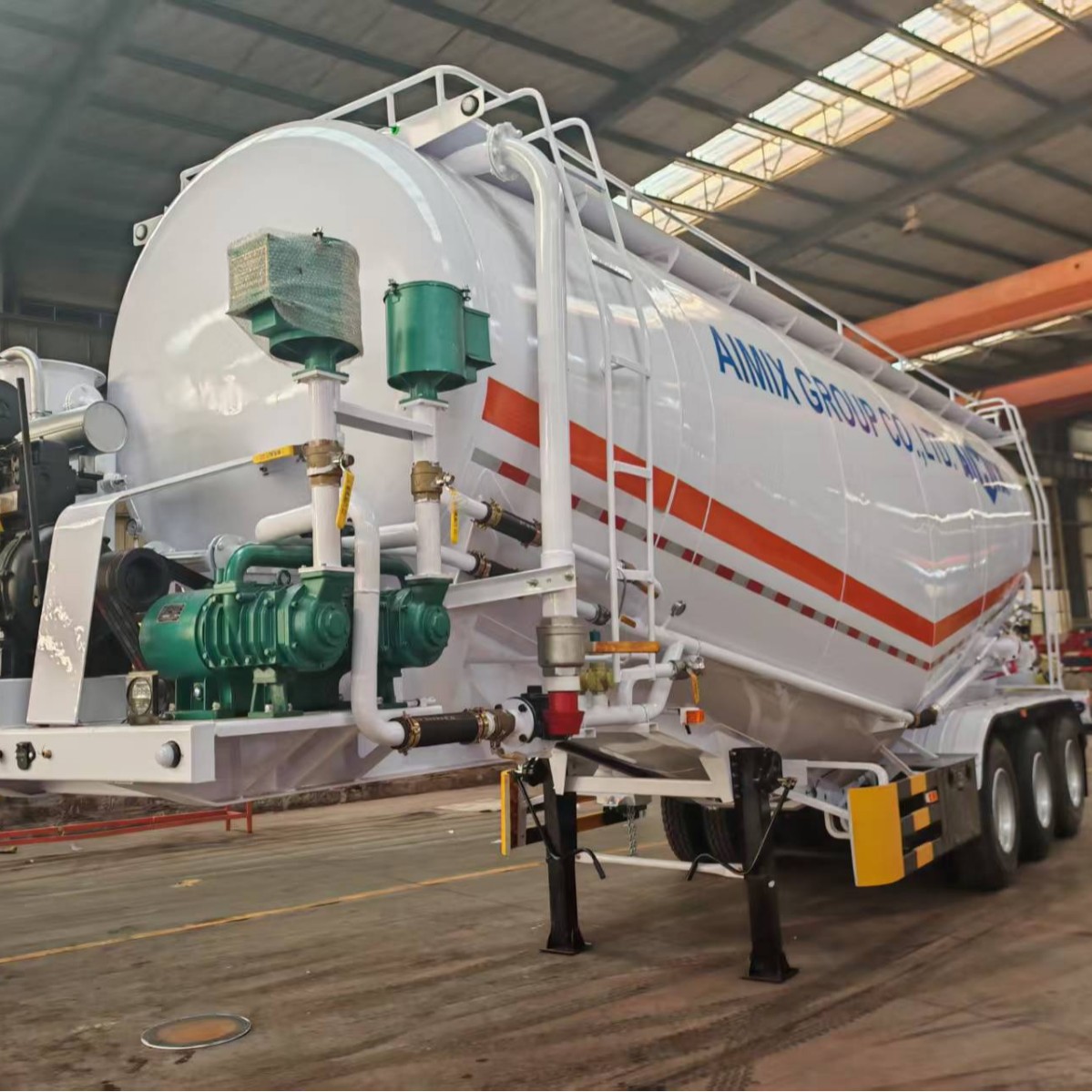 Полуприцеп с задним поворотом для тяжелых материалов, грузовик для сыпучего цемента