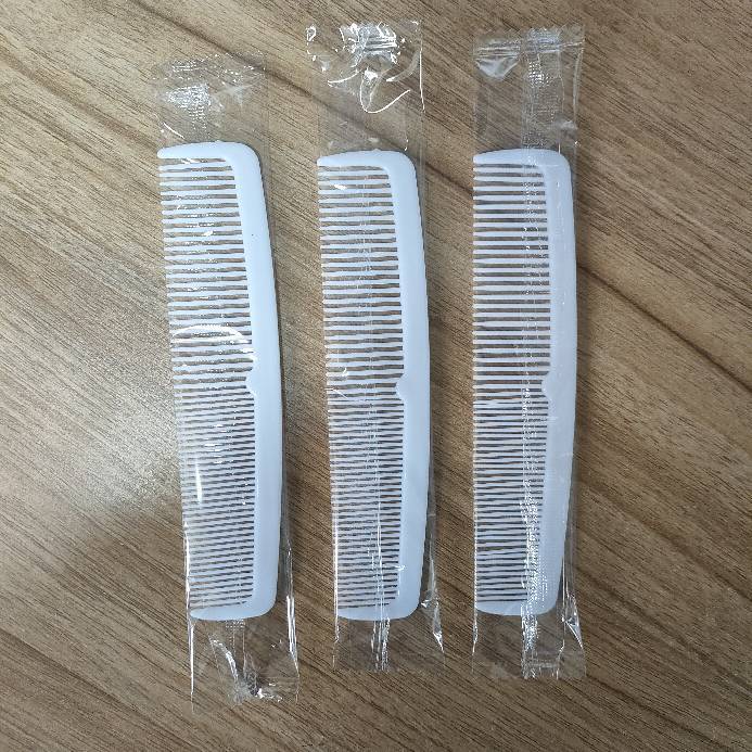 Hotel Hotel disposable comb wholesale beauty salon guest room plastic comb Bath sauna dedicated one-time supplies