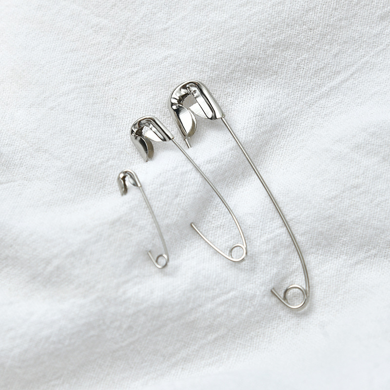 Source Manufacturer Barrel-Packed Nickel-Plated Safety Pins, Paper Clips, Simple Large Pins, Tube-Packed Children's Office Supplies