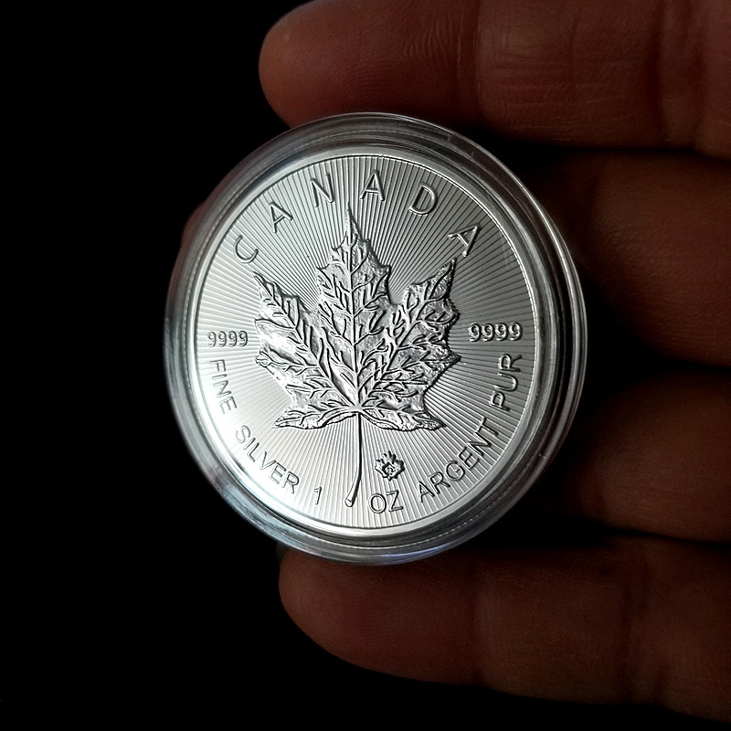 Antique Crafts Copy Iron Material Queen Maple Leaf 2022 2023