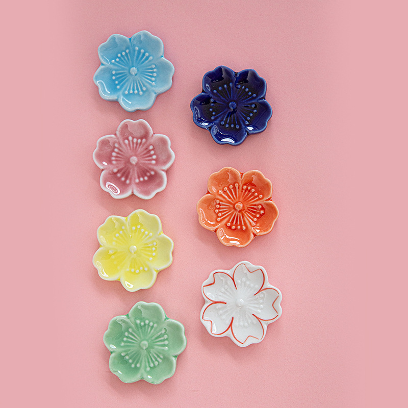 Набор подставок для палочек с цветами сливы