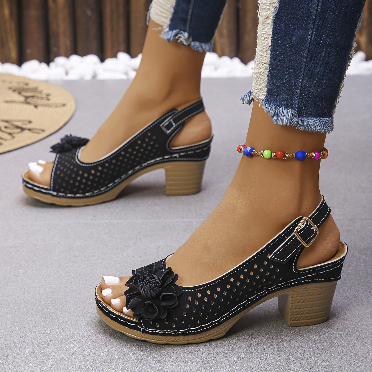 Cross-border trade plus size flower high heel sandals women 25 new European and American fashion casual buckle solid color Roman sandals
