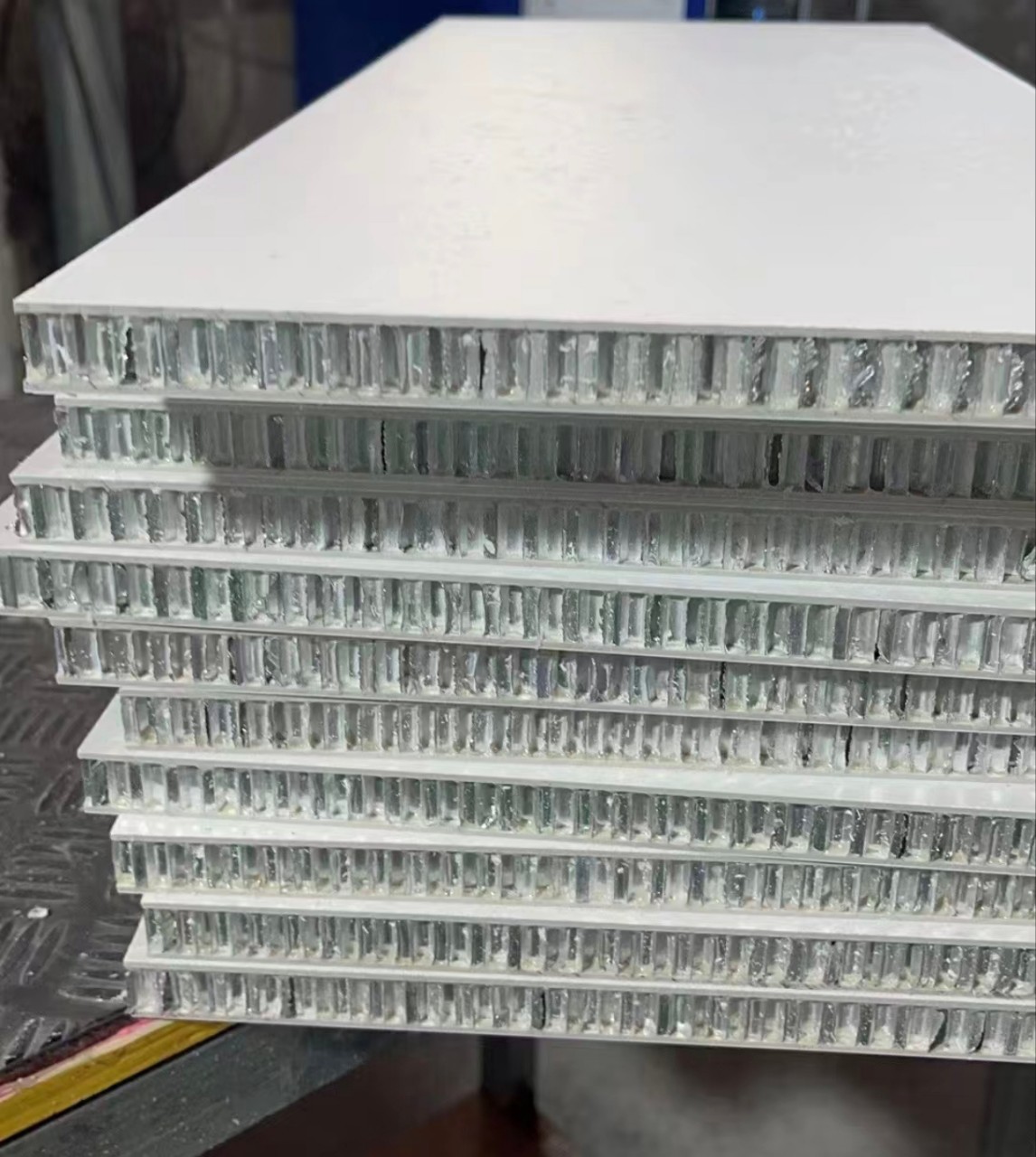 Шаньдун Линьи полностью алюминиевая сотчатая панель суперфабрика