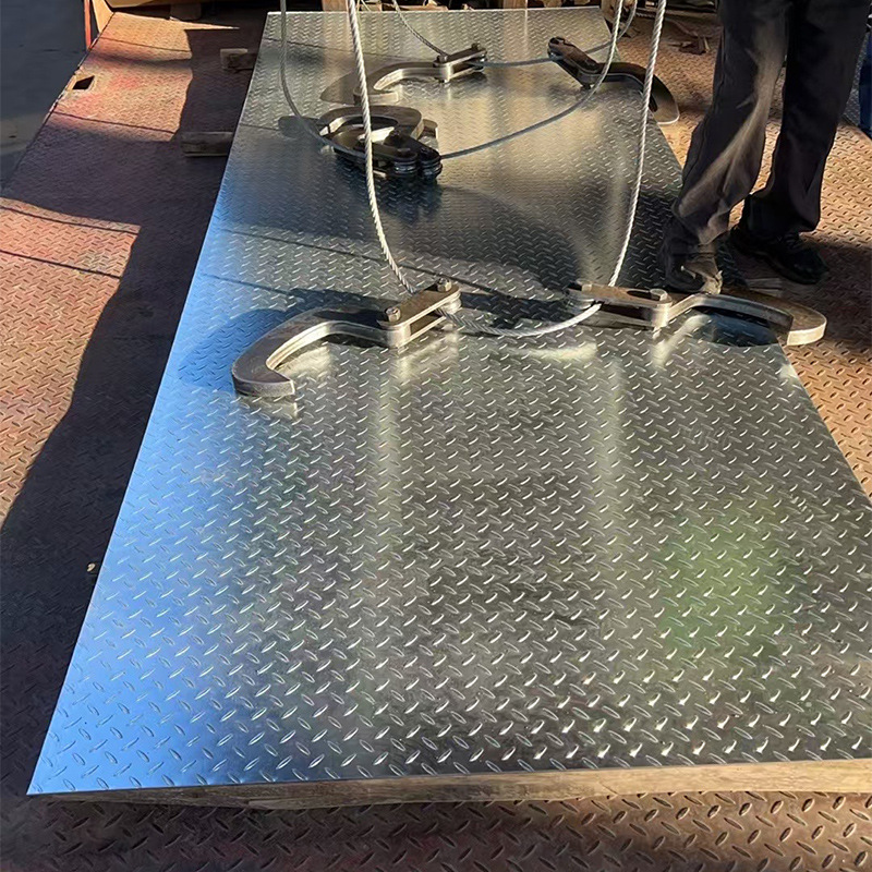 Galvanized Patterned Plate Q235B Anti-Slip Wear-Resistant Iron Plate Hot-Rolled Lentil Plate Cutting Embossed Specifications Are Complete and Can Be Cut