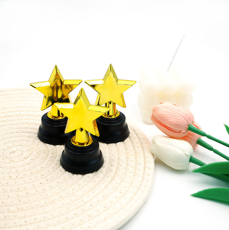 Kindergarten Kidsren's Trophy Five-Pointed Star Small Trophy Customized Dance Competition Award Creative Plastic Star Trophy