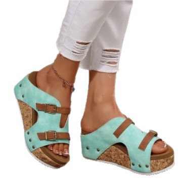 2025 new European and American cross-border direct supply foreign trade plus size 43wish wedge heel women fish mouth thick bottom rivet sandals women