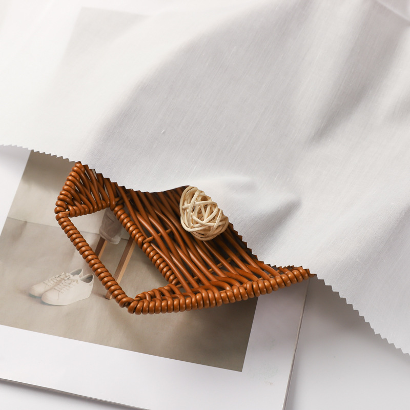 Polyester-Cotton 45*45 Pocket Fabric in Stock, Printed and Embroidered Base Fabric from the Source Manufacturer, Fashionable and Wear-Resistant Shirt Lining Fabric