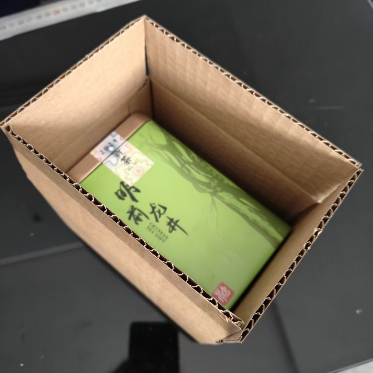 Factory Shutdown Clearance Sale Three-Layer Small Cardboard Boxes for Express Delivery and Pressure-Resistant Taobao Boxes