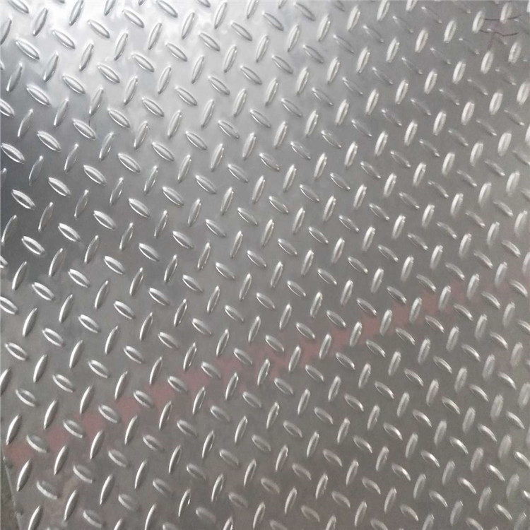Supply 304 Stainless Steel Pattern Plate, Anti-Skid Plate, Lentil Pattern Steel Plate, Embossed Plate Stair Tread Plate