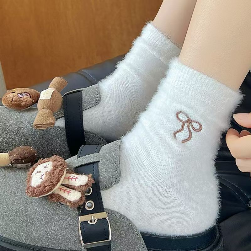 Zhujie Women's Mid-Calf Socks Autumn and Winter New White Versatile Trendy Mink Velvet Warm Women's Socks with Extra Fleece and Thickened Trendy