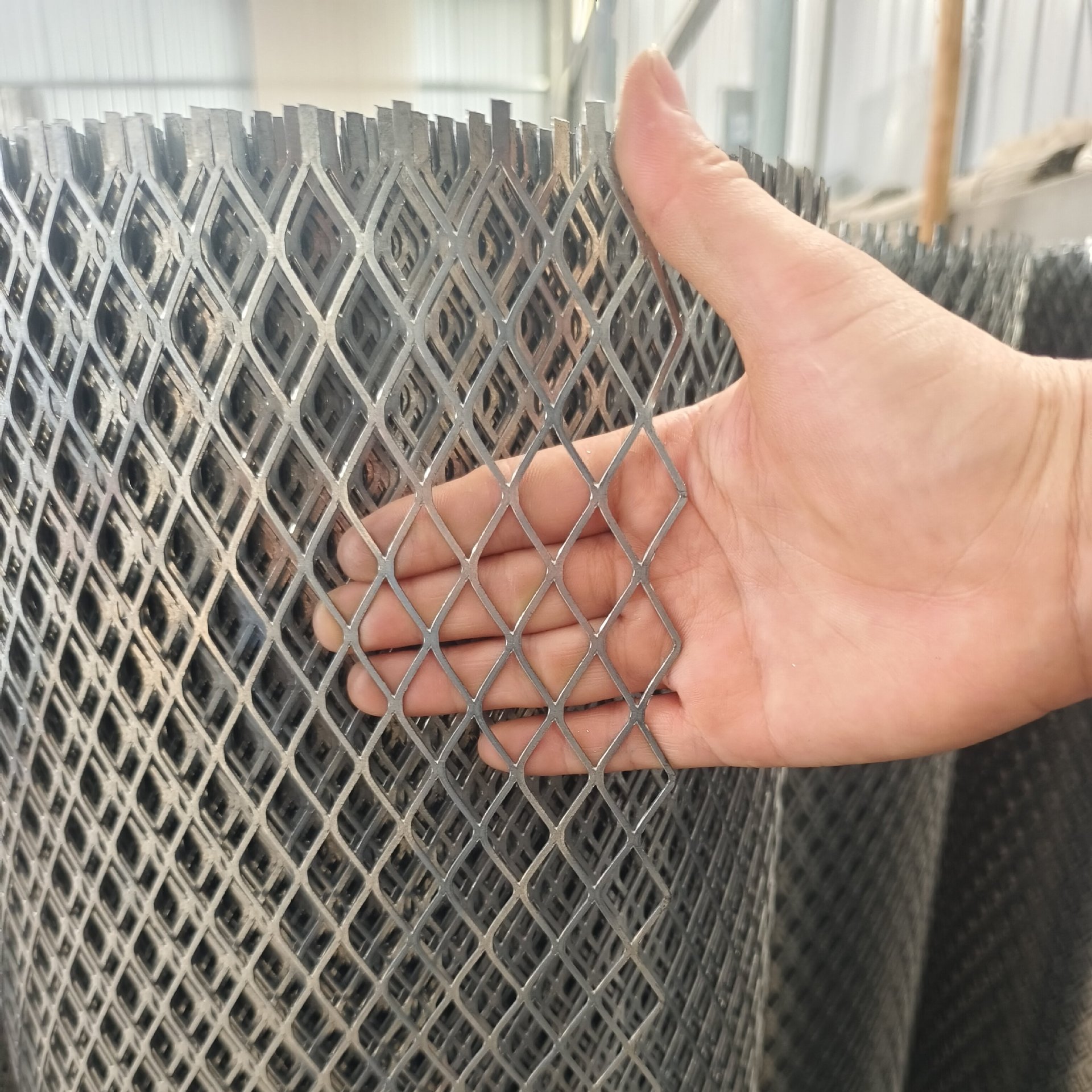 Большое количество сетки с точечным тиснением из алмаза, металлической сетки, края сетки, задняя сетка для полок, перегородка, проволочная сетка, фильтр, звукоизоляция, алюминиевая сетка