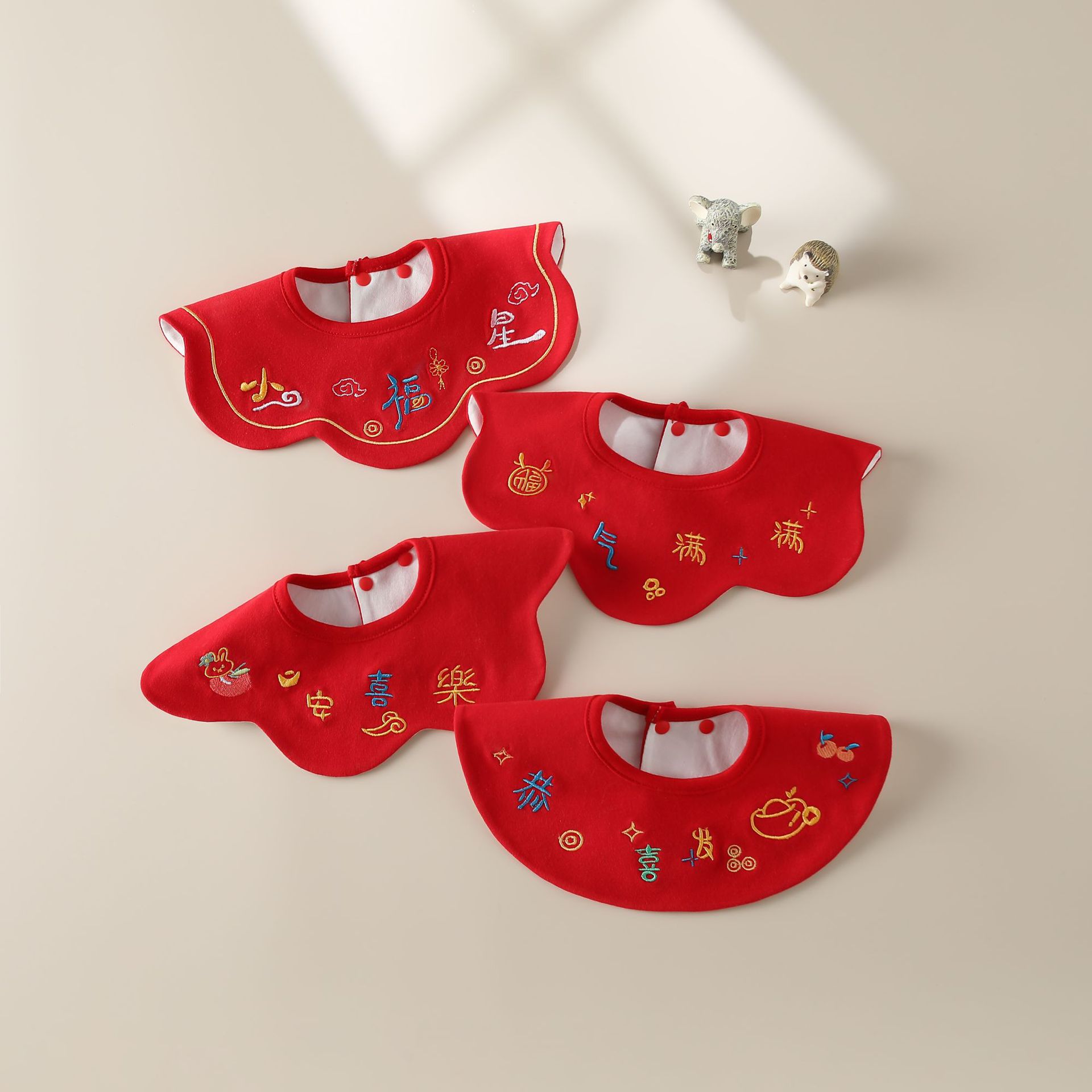 Красный нагрудник на Новый год с вышивкой 360 градусов поворотный нагрудник для мальчиков и девочек новорожденных