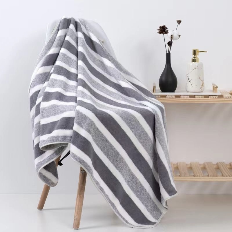 Manufacturer Supplies Warp Knitted Coral Velvet Bath Towels, Thickeneded, Water-Absorbent and Quick-Drying Household Men's and Women's Towels, Three-Color Wide Strip Bath Towels