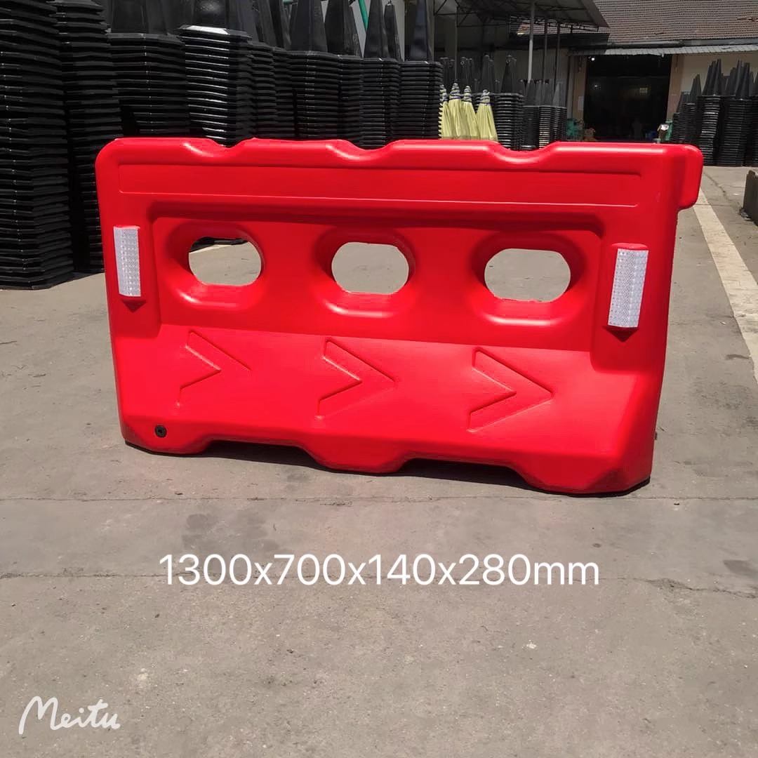 Three-Hole Water Horse Anti-Collision Bucket Reflective Rolling Plastic Guardrail Blow Molding Construction Water Horse Plastic Enclosure Water Filling Road Isolation Pier
