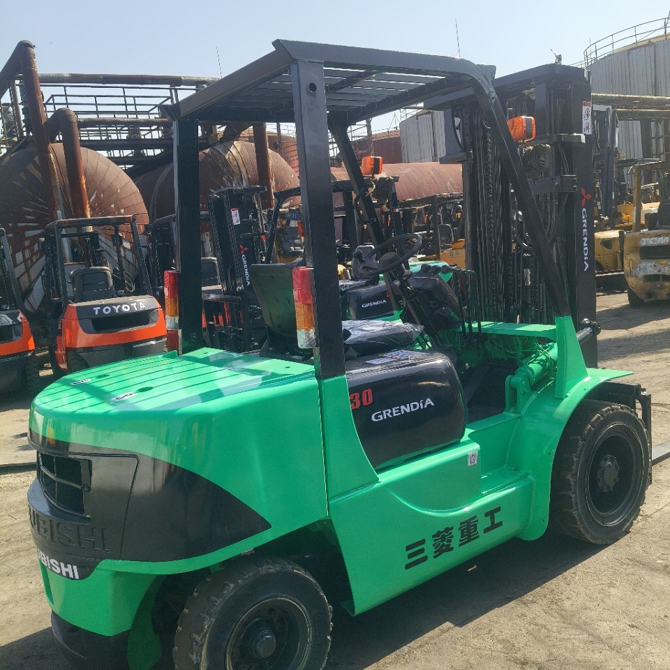 Selling Japanese Mitsubishi 3-Ton Forklift with 3-Section Mast Lift 4.5m Mitsubishiforklift Fd30Nt