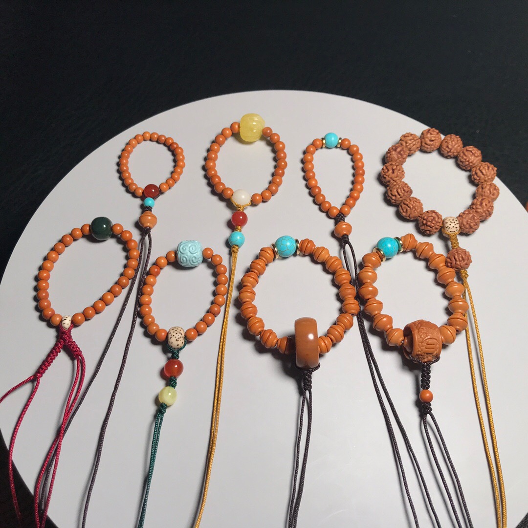 Nuclear Hometown Hand-made Natural Small Beads Hand-twisted Handpiece Original High-grade Beeswax Creative Handmade Gourd Pendant