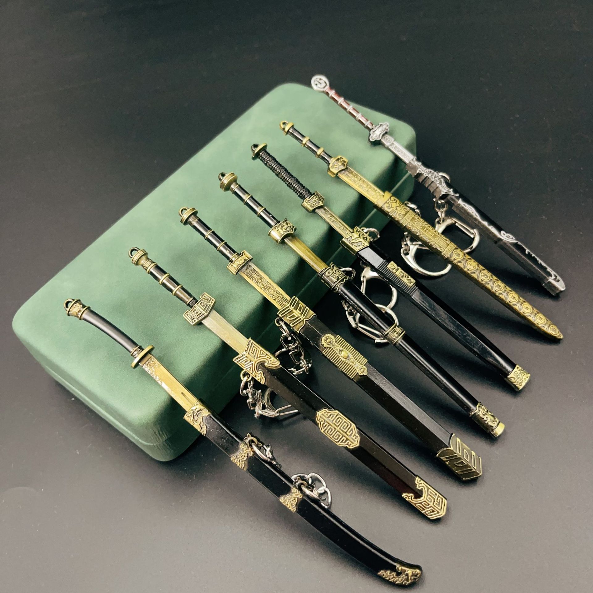 Chinese Ancient Style Sword Combination Ancient Toy Cold Weapon Alloy Ornaments Metal Figure Collection Unedged