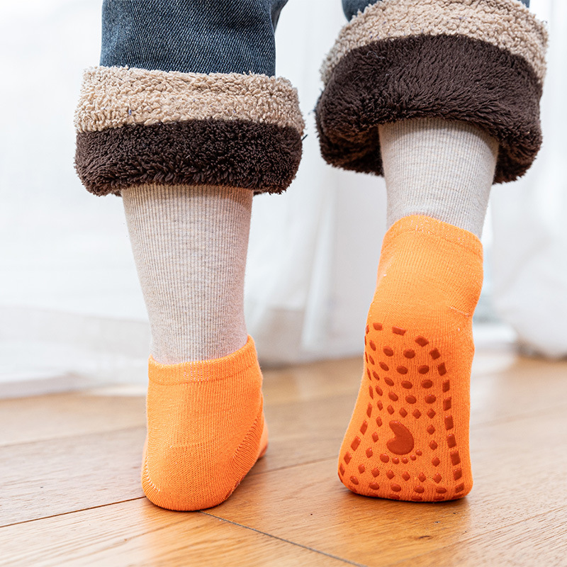 Factory wholesale baby floor socks indoor trampoline children non-slip silicone socks early education toddler children floor socks