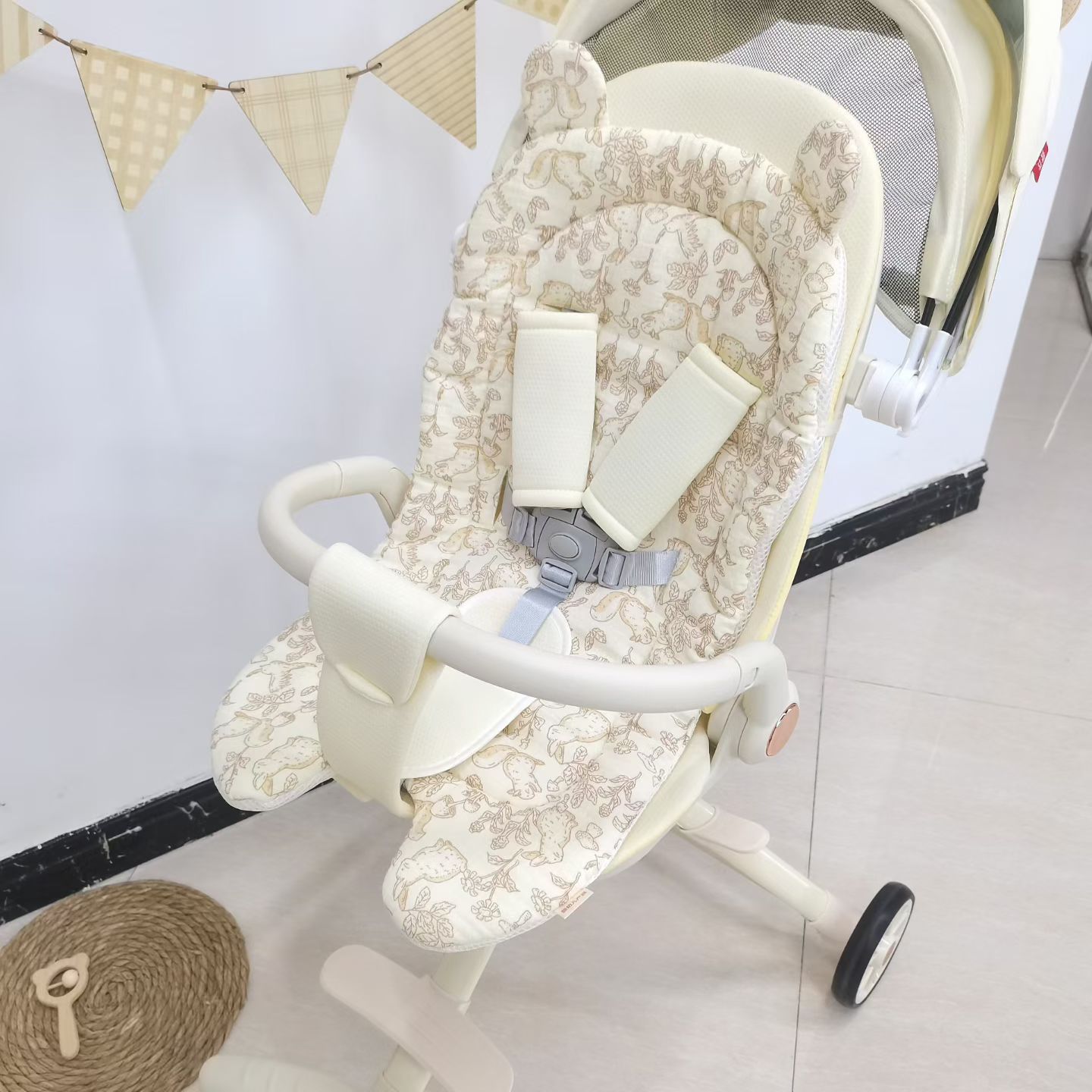 New Baby Stroller Seat Cushion, Stroller Pad for Walking Babies, Spring, Autumn, and Summer Gauze 3D Mesh Baby Dining Chair Cotton Cushion