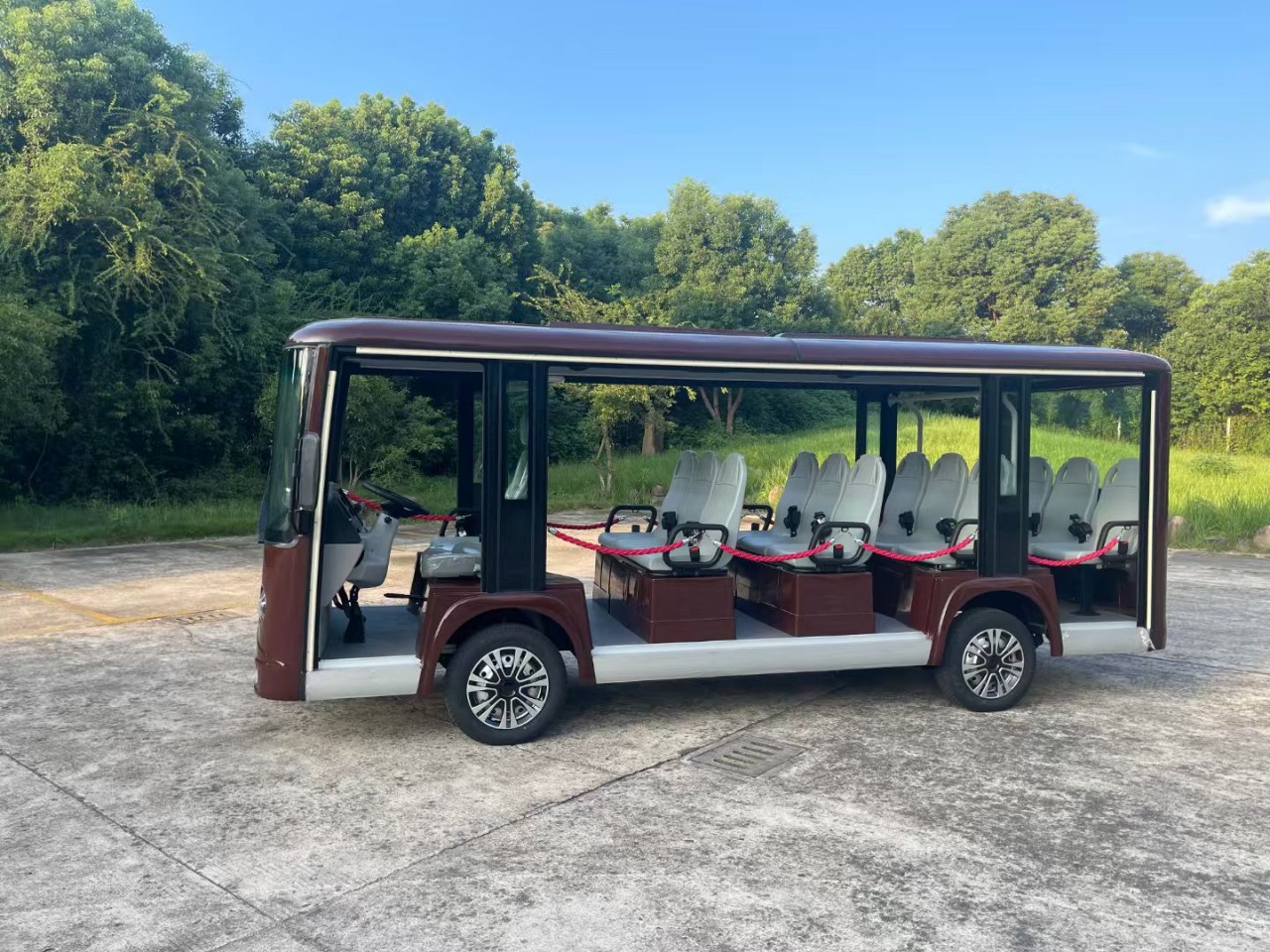 14 Seats Electric Sightseeing Car, Semi-Enclosed Scenic Spot Tour Sightseeing Car