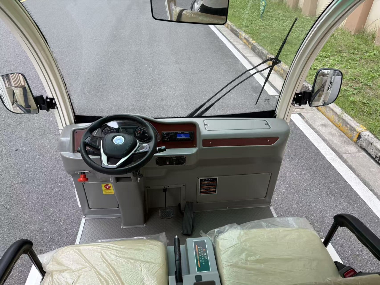 Open 8-Seat Electric Sightseeing Car with Glass Door, Sightseeing Electric Vehicle, Tourist Reception Vehicle, Park Electric Vehicle