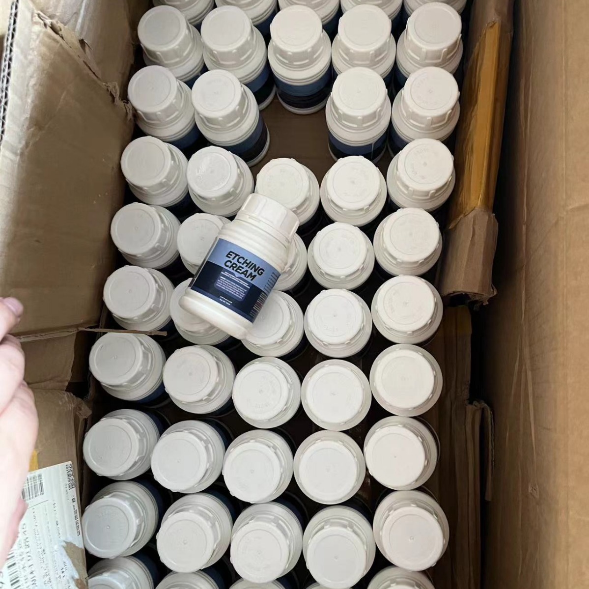 High-Precision White Water-Based Etching Paste for Glass