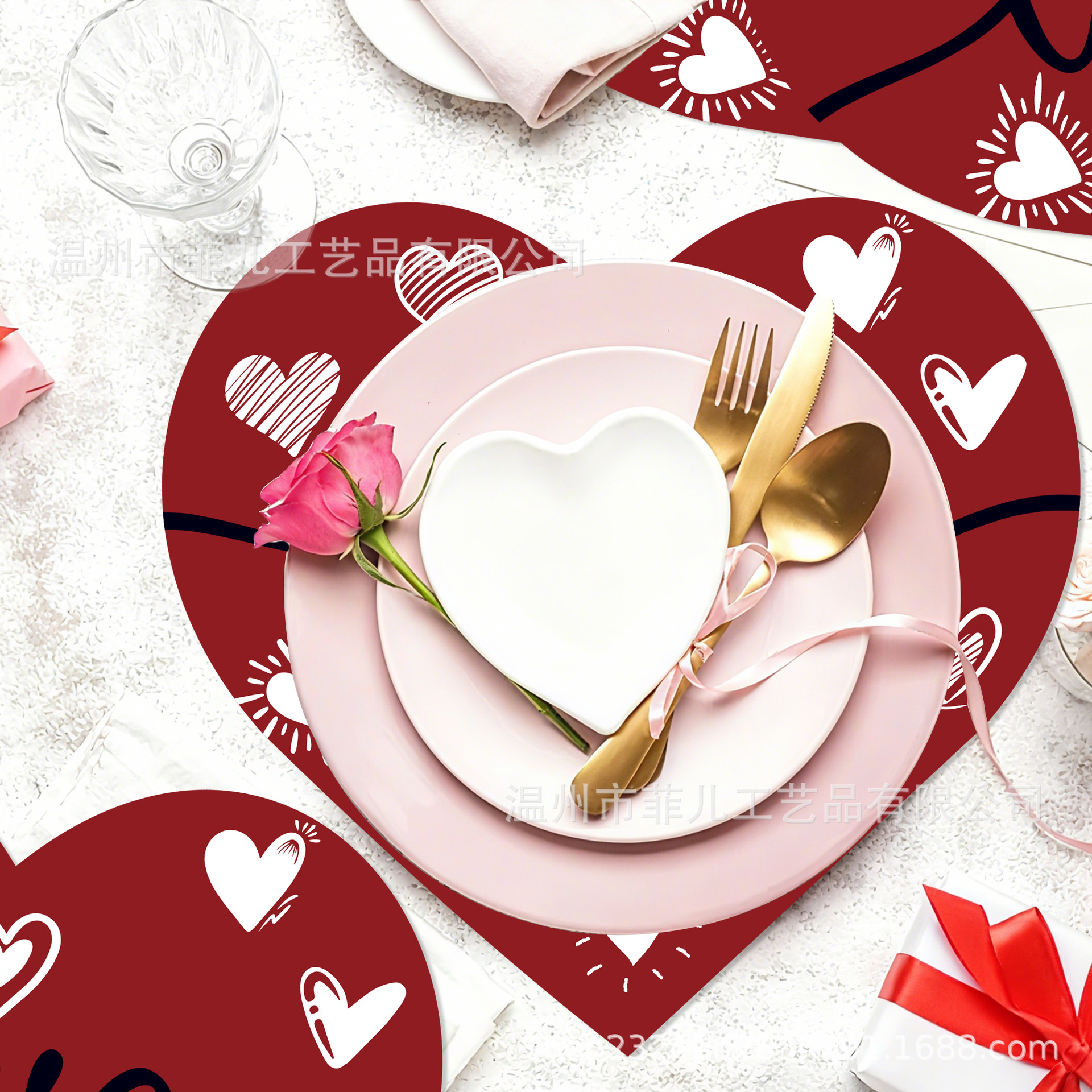 Ca103 Red Heart Decorative Special-Shaped Placemats Party Decoration Tableware Valentine's Day Disposable Lace Placemats