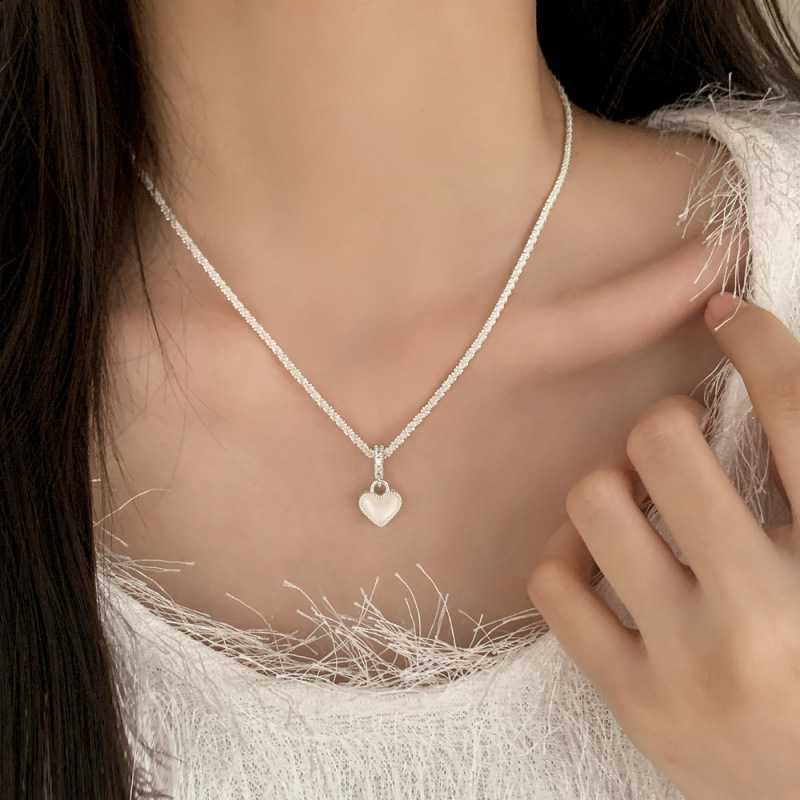 Korean Style Sweet Temperament Light Luxury High-End Oil-Dropping Heart Shell Clavicle Chain Fashion Commuter Niche Versatile Necklace