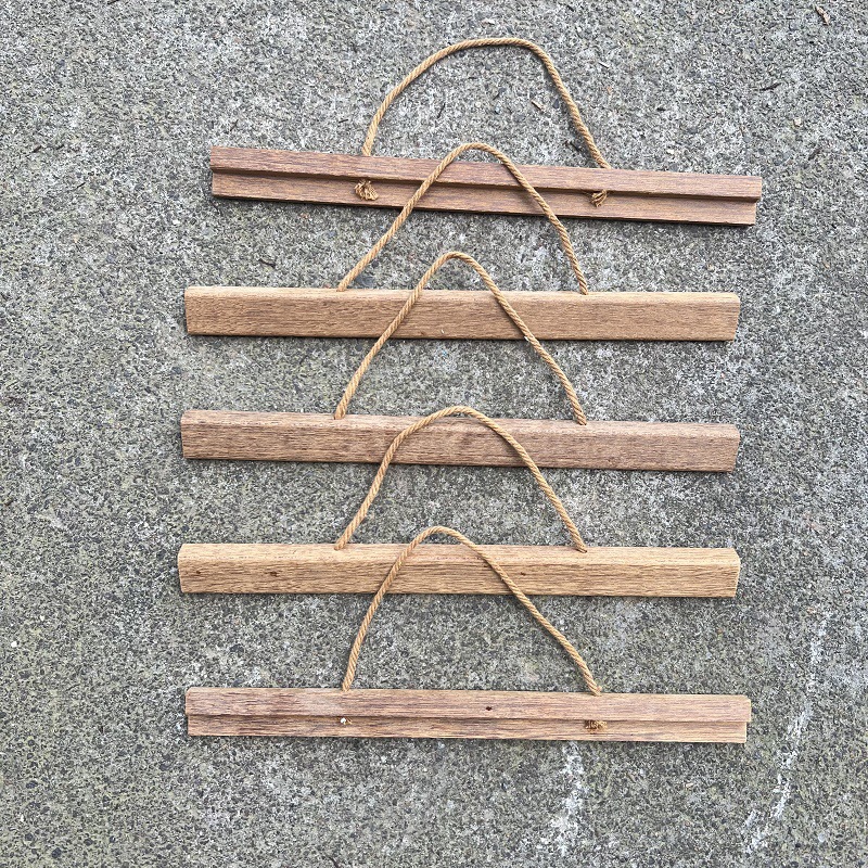 Solid wood line wholesale groove shape hanging shaft photo frame line manufacturers directly supply teak hook line photo frame hanging wood line