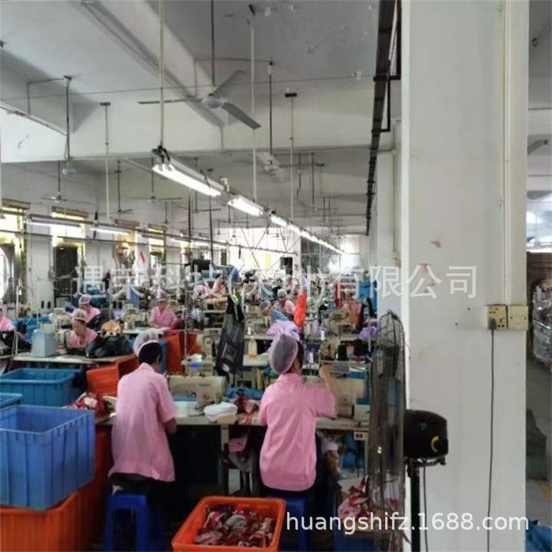 Accepting Orders for Christmas Toys, Clothing, Handbags, Luggage, Cutting, Sewing, Handmade Holiday Decorations, Textile Processing and Packaging