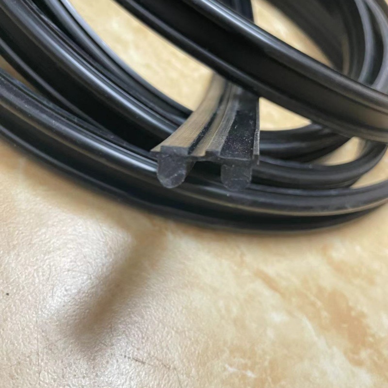 Net drawing machine rubber strip stretched net rubber strip aluminum double chuck black rubber strip net clamping strip price of one meter