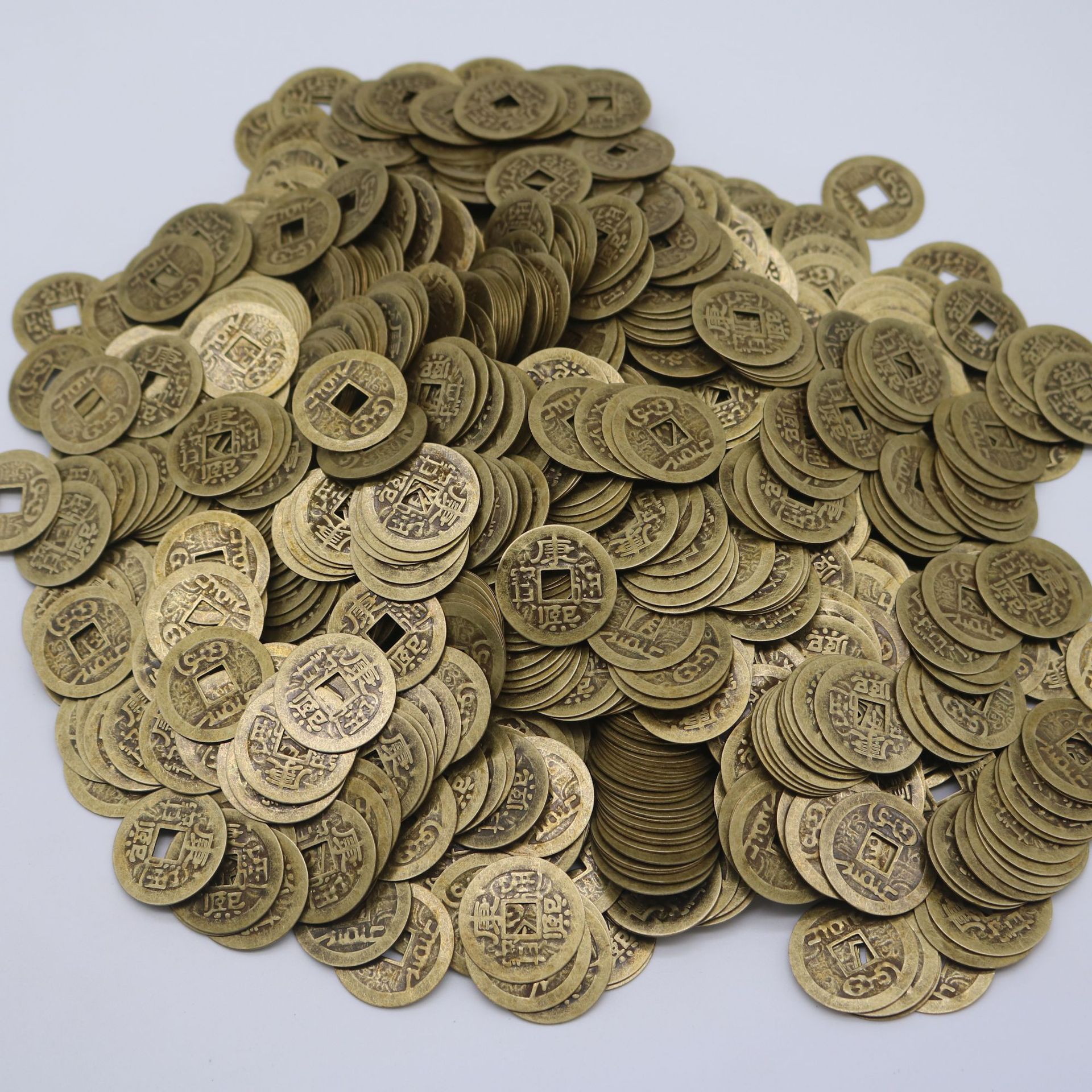 Factory wholesale five emperor money copper coin metal Qianlong Shunzhi 2.3cm copper coin simulation coin pendant accessories