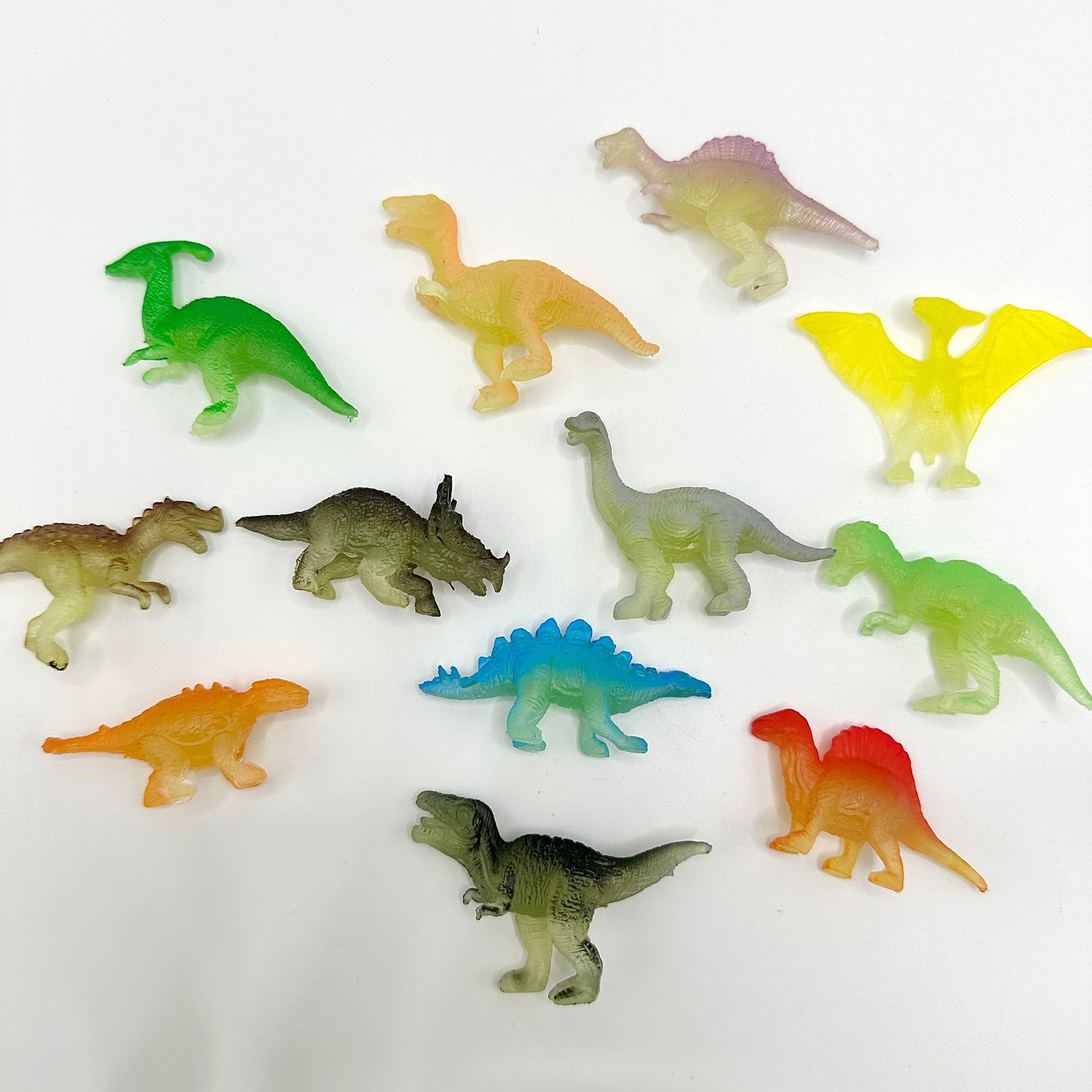 Cross-border pvc luminous dinosaur 12 small dinosaurs fluorescent luminous toys archaeological toys Tyrannosaurus pterosaurus wholesale