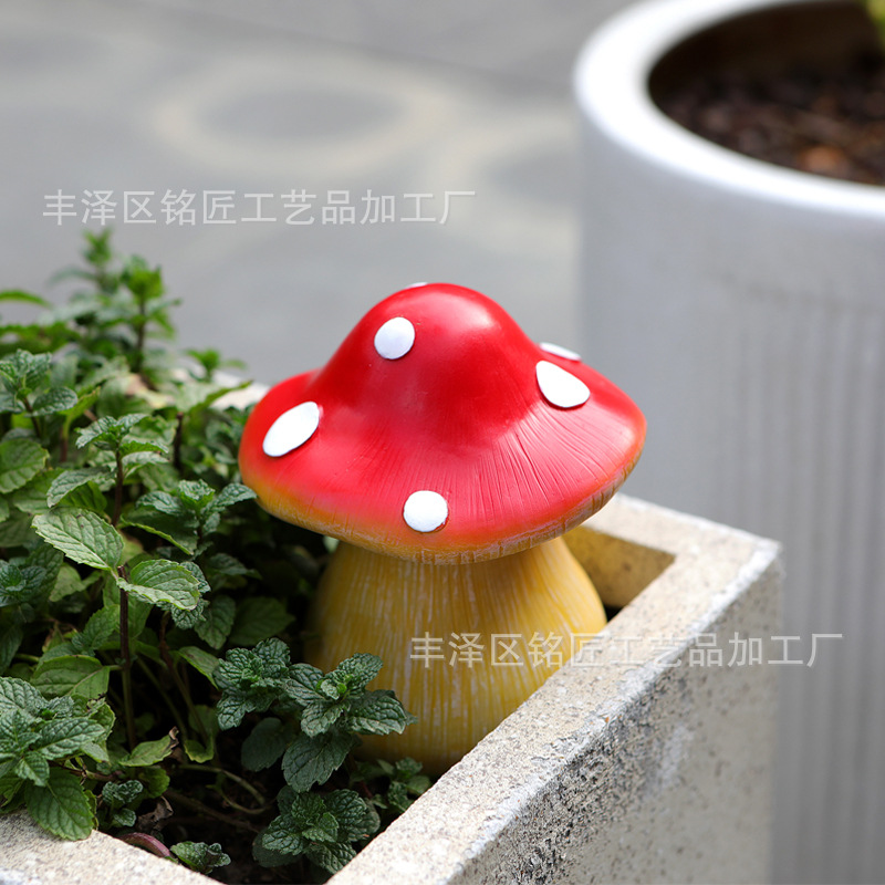 Cross-border Amazon Outdoor Garden Simulation Stone Key Hider Box with Light Resin Creative Storage Ornaments