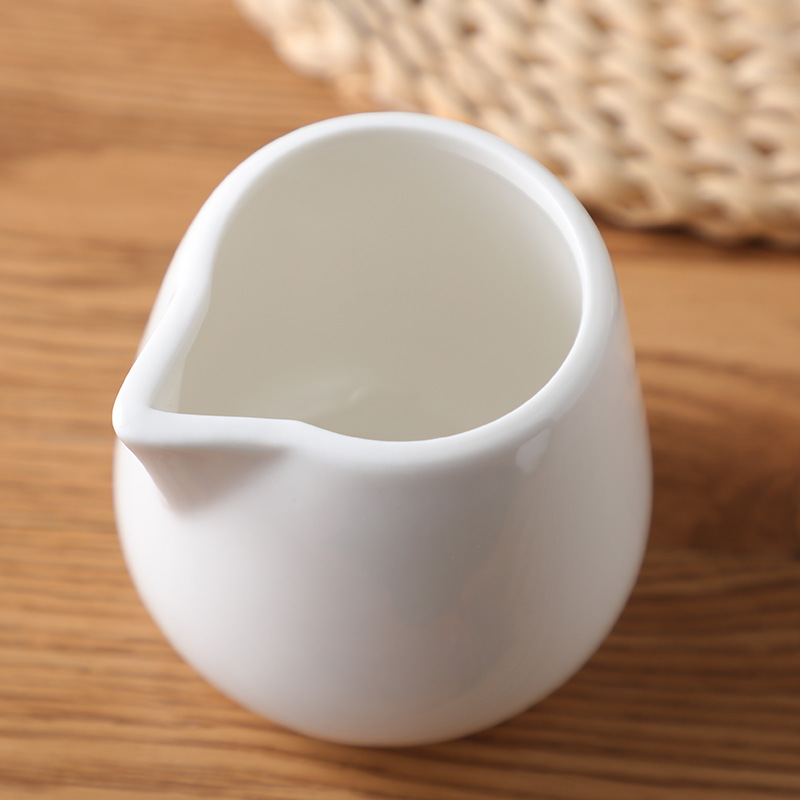 Ceramic milk spoon tip with small milk jug sauce spoon coffee milk cup coffee flower jar Milk Cup