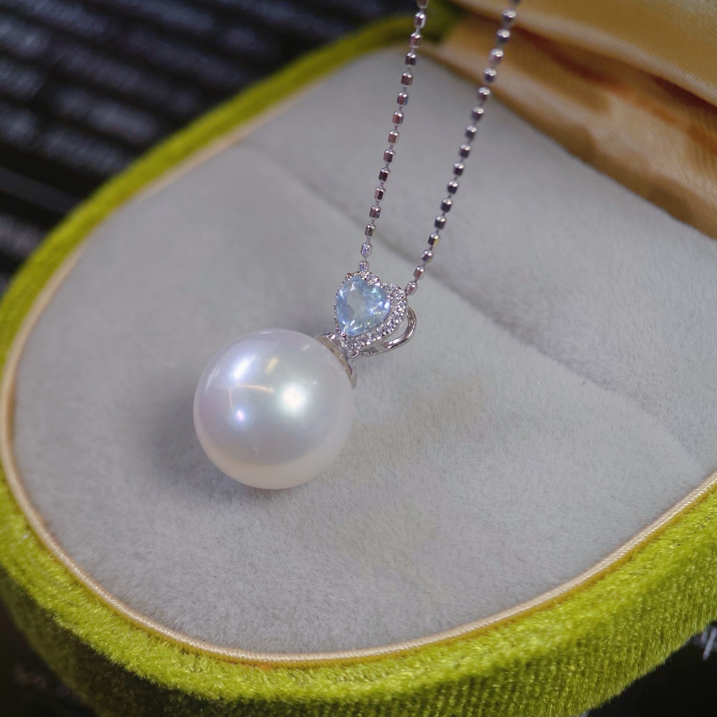 Pt900 Pendant Aquamarine 0.22Ct Pendant Zircon Inlaid Map Beads 10-11mm Without Bead Chain