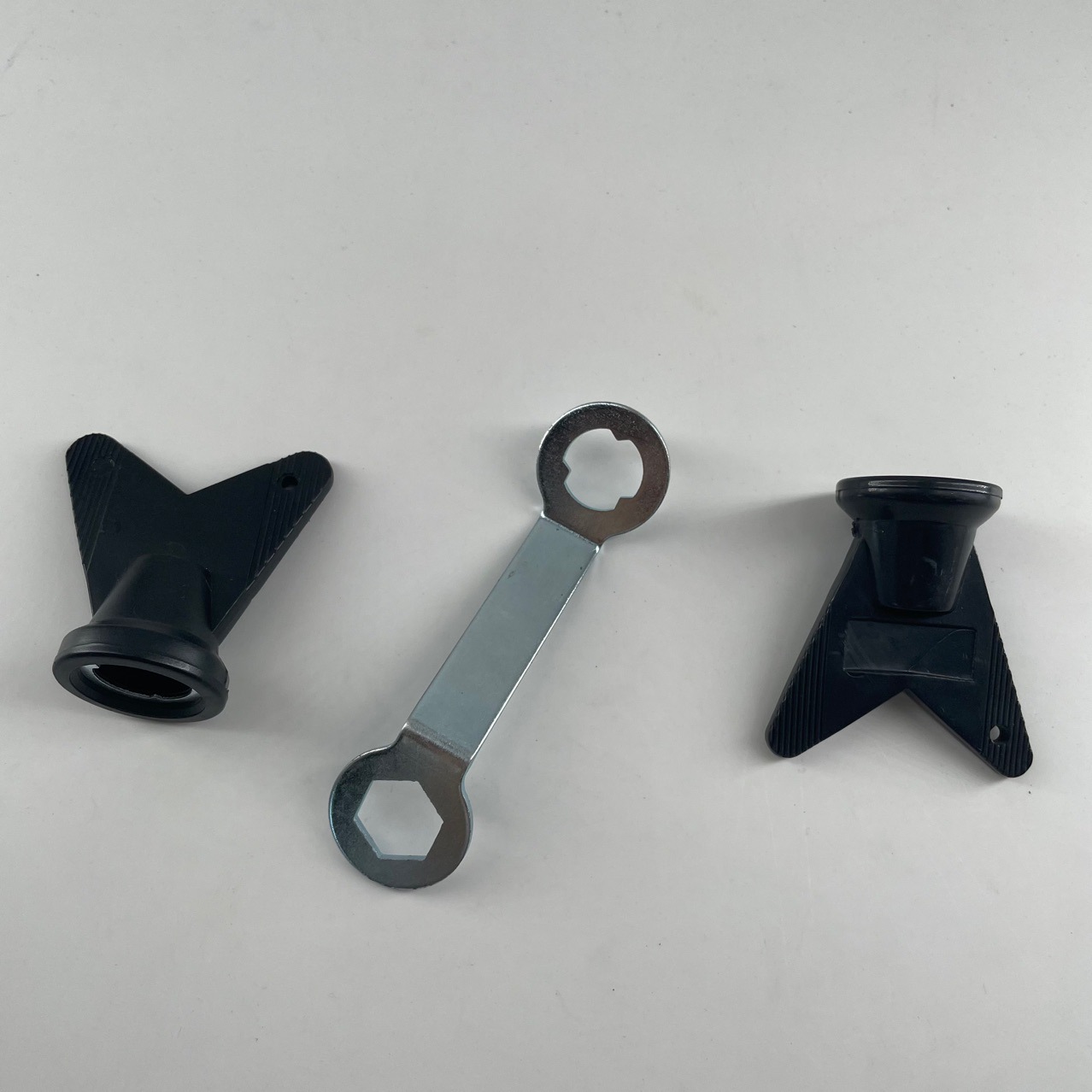 Football shoes nail remover triangle hexagon dual-purpose wrench Universal