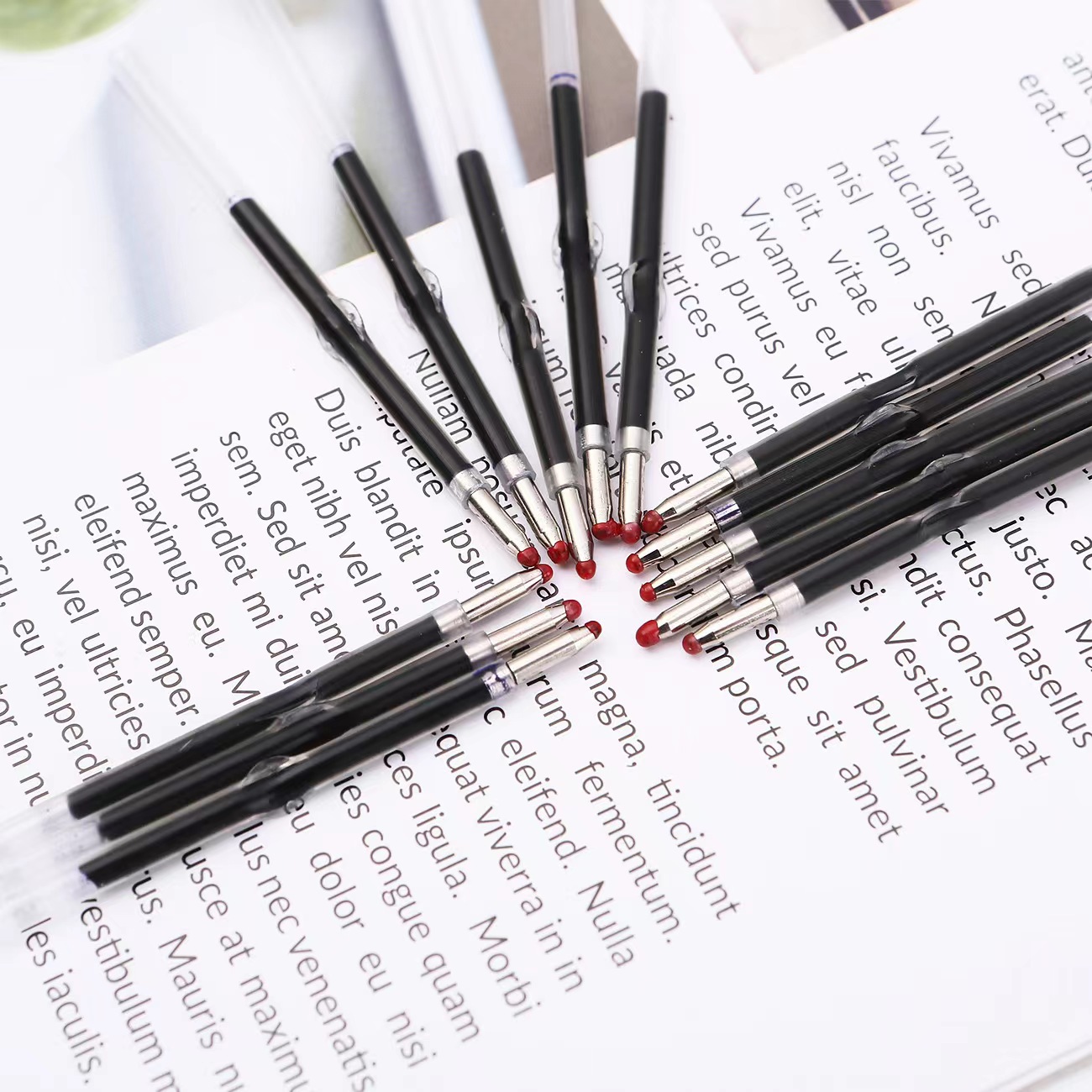 Beaded pen refill batch plastic ballpoint pen refill 1.0mm office signature replacement refill Universal with bullet