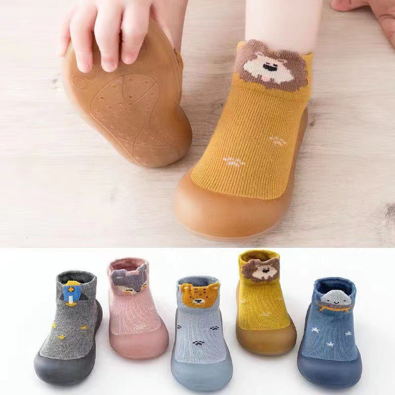Spring and Autumn Breathable Baby Socks Shoes, Soft-Soled Floor Shoes, Infant Pre-Walking Shoes, Embroidered Baby Walking Shoes, Non-Slip Soft Soles