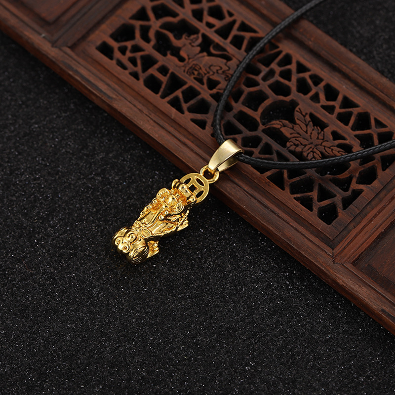 Gold-plated brave pendant exquisite small gift gold leather necklace pendant wholesale Yiwu Commodity
