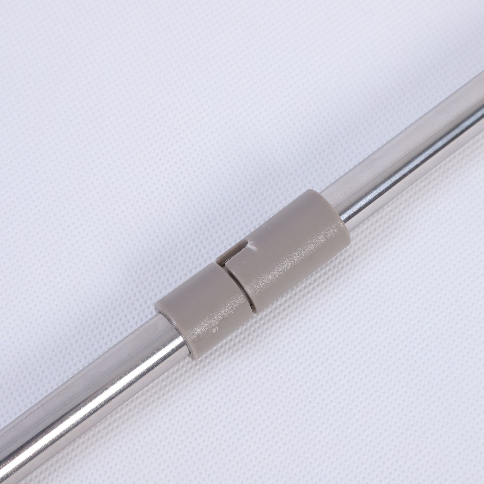 Foreign trade aluminum alloy two-end folding garbage clip plastic handle sanitation garbage tongs city sanitation pickup