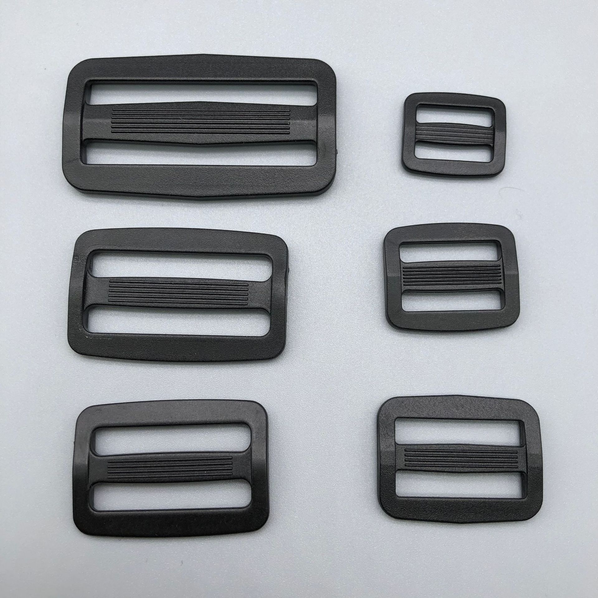 Factory spot luggage accessories plastic Japanese buckle black and white adjustment square buckle plastic adjustment strap three-gear buckle