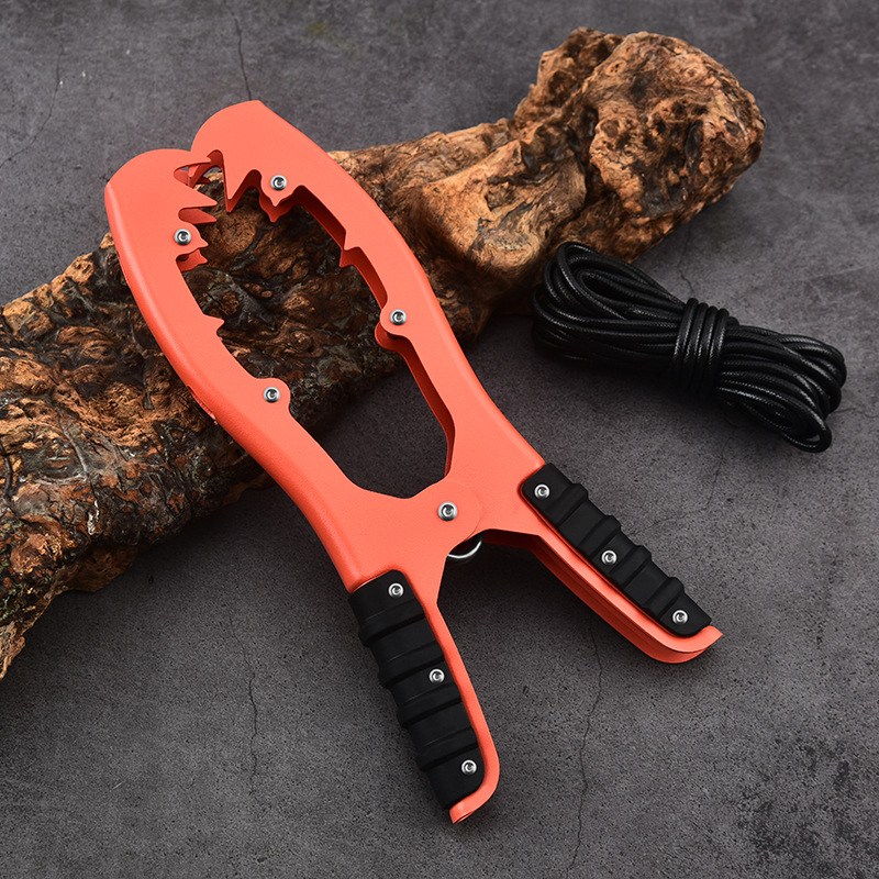 The anchor brush holder secures the horizontal anchor of a kayak or boat in a few seconds.