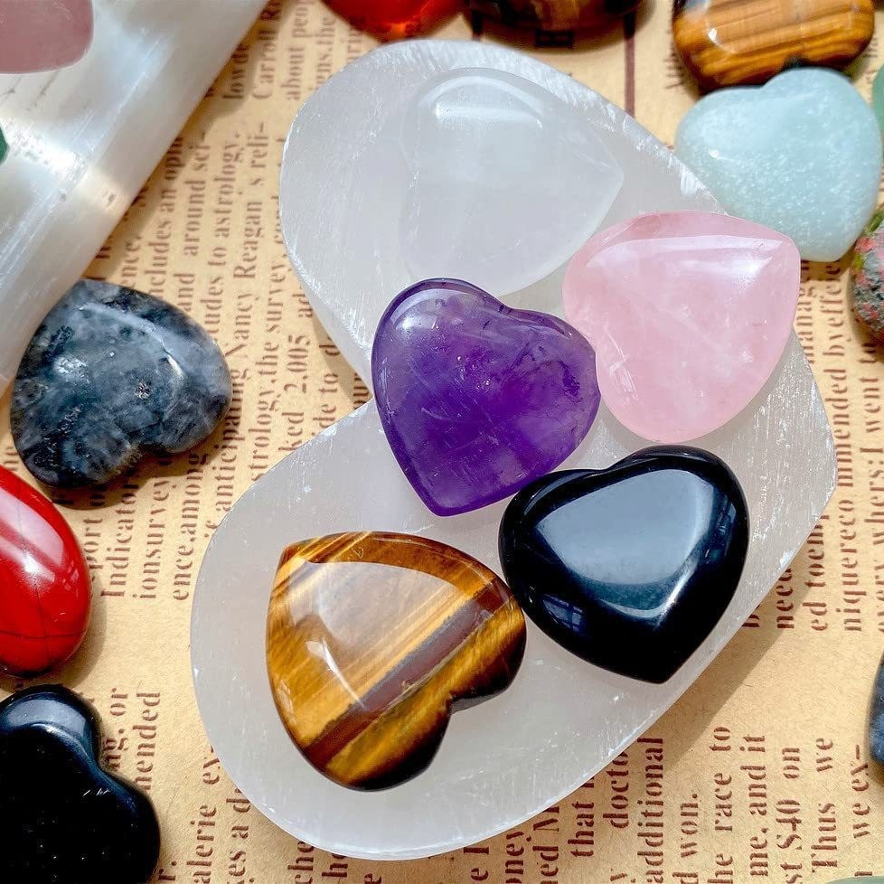 Cross-border Natural Crystal 20mm Love Stone Pendant Heart-shaped Peach Heart Gem Crafts Non-porous Peach Heart Wholesale
