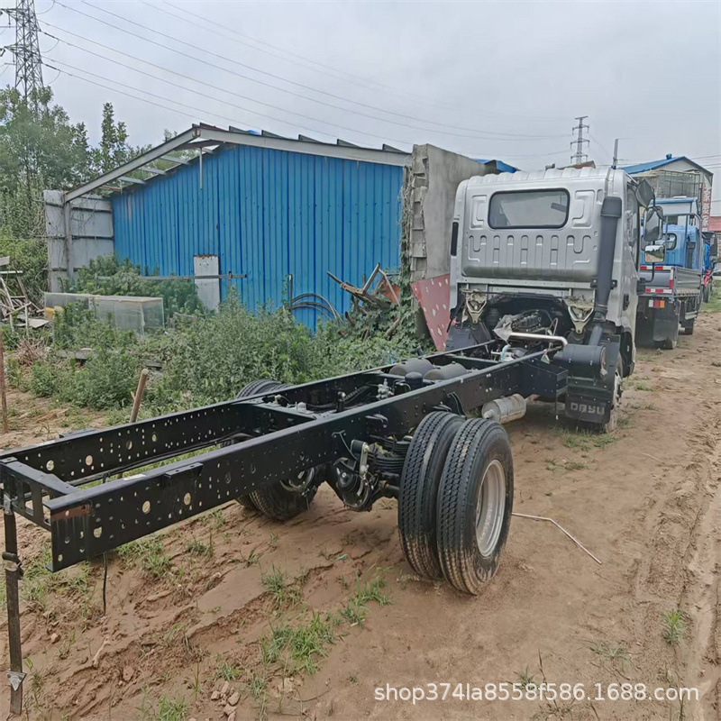 Cross-Border Export of Faw Jiefang Jh6 Chassis Trucks with Four-Wheel Drive in the Front and Eight-Wheel Drive in the Rear, Suitable for Buses
