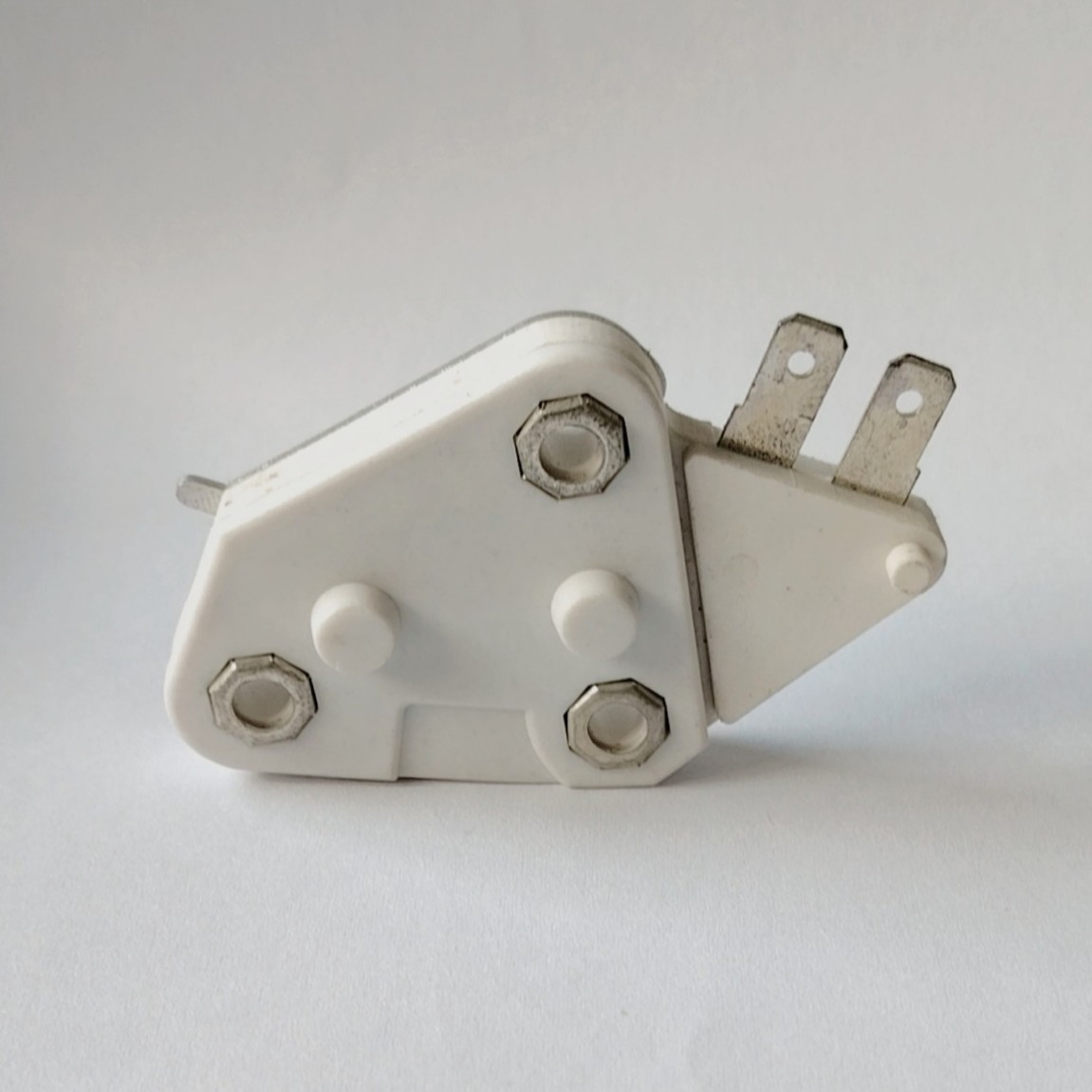 Car Generator Regulator D10 12V 24Vcargo 130668 312-170 Vr-D668C